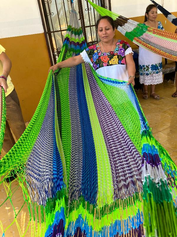 Colores, Tradición y Orgullo: Conoce la "Tienda de Artesanías" de Tahmuy