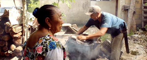 Don Mariano Chi Kuyoc, un hombre de 62 años, ha dedicado su vida a la artesanía.