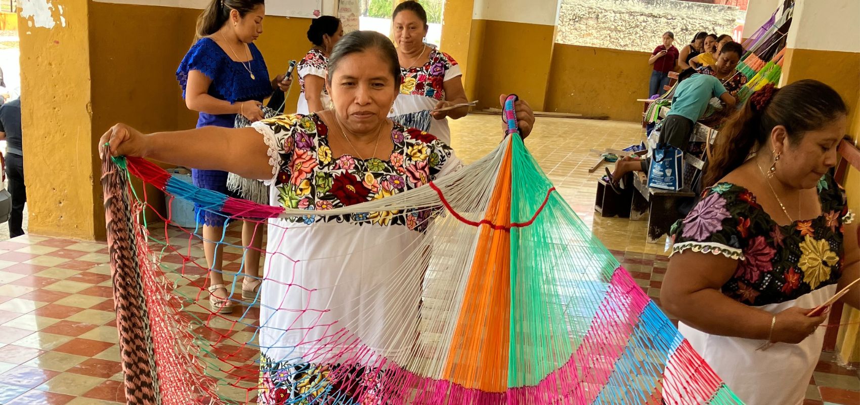 Hamacas y Bordados: Artesanías que Tejen Historias y Generan Impacto Social en Valladolid